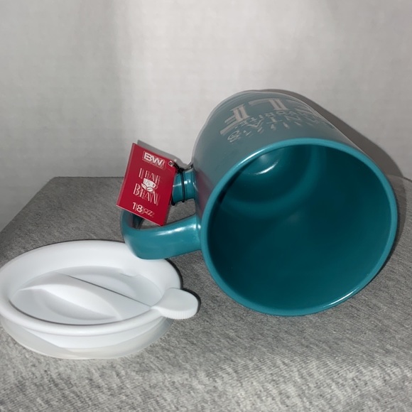 💥NEW💥 Santa’s Favorite Elf Travel Mug - Picture 10 of 12